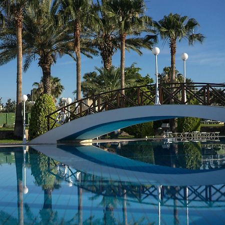 Aloe Hotel Пафос Екстер'єр фото