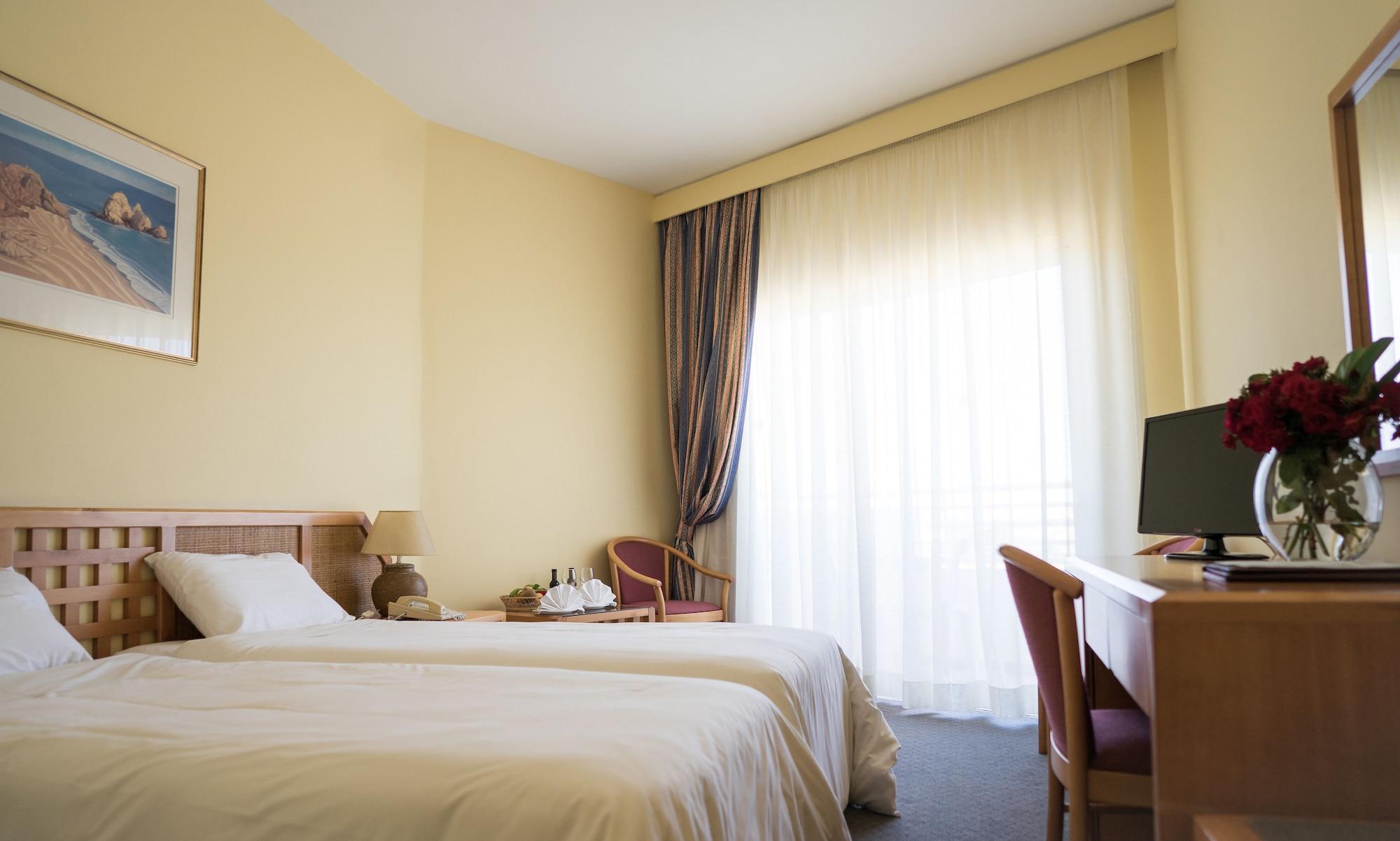 Aloe Hotel Пафос Екстер'єр фото