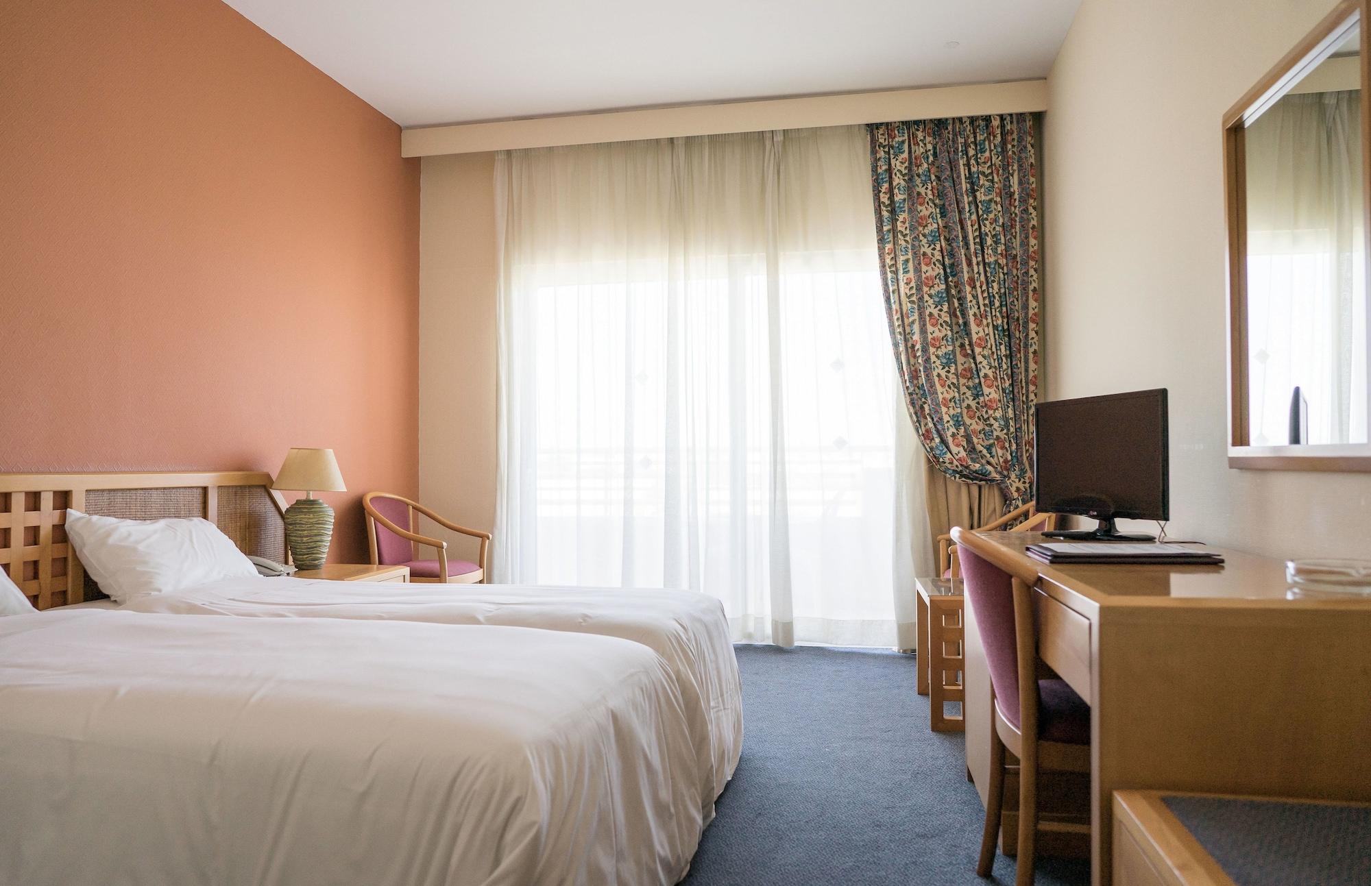 Aloe Hotel Пафос Екстер'єр фото