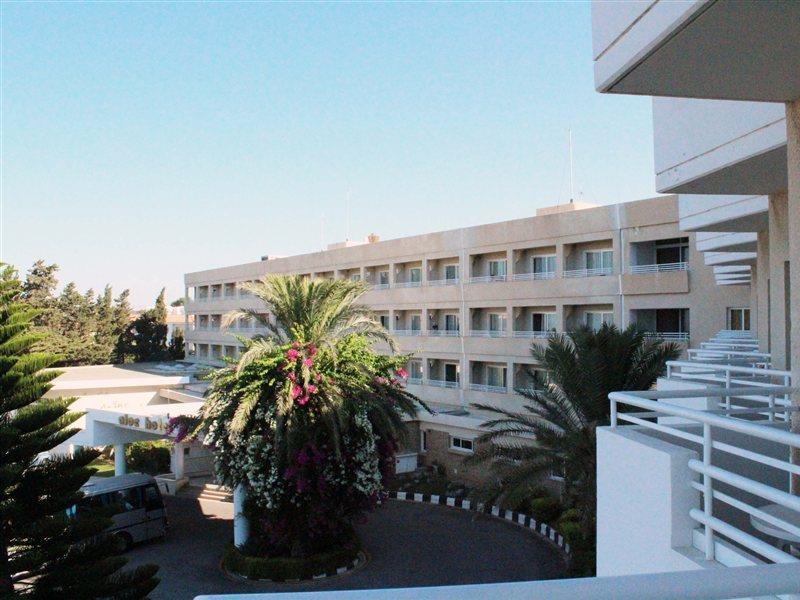 Aloe Hotel Пафос Екстер'єр фото