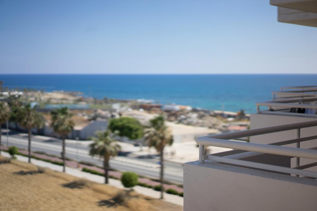 Aloe Hotel Пафос Екстер'єр фото