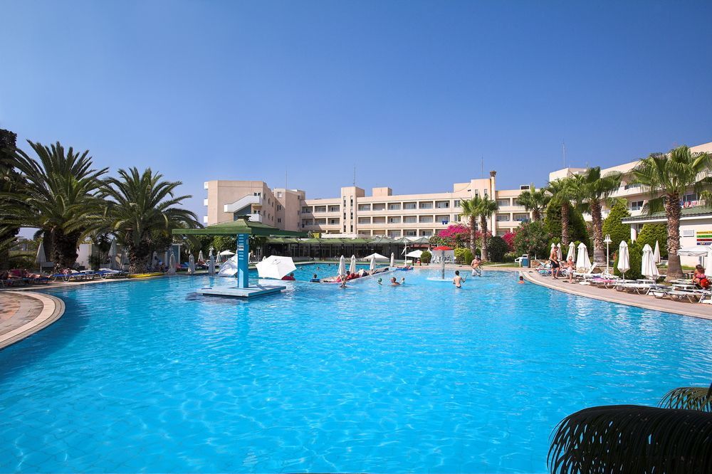 Aloe Hotel Пафос Екстер'єр фото