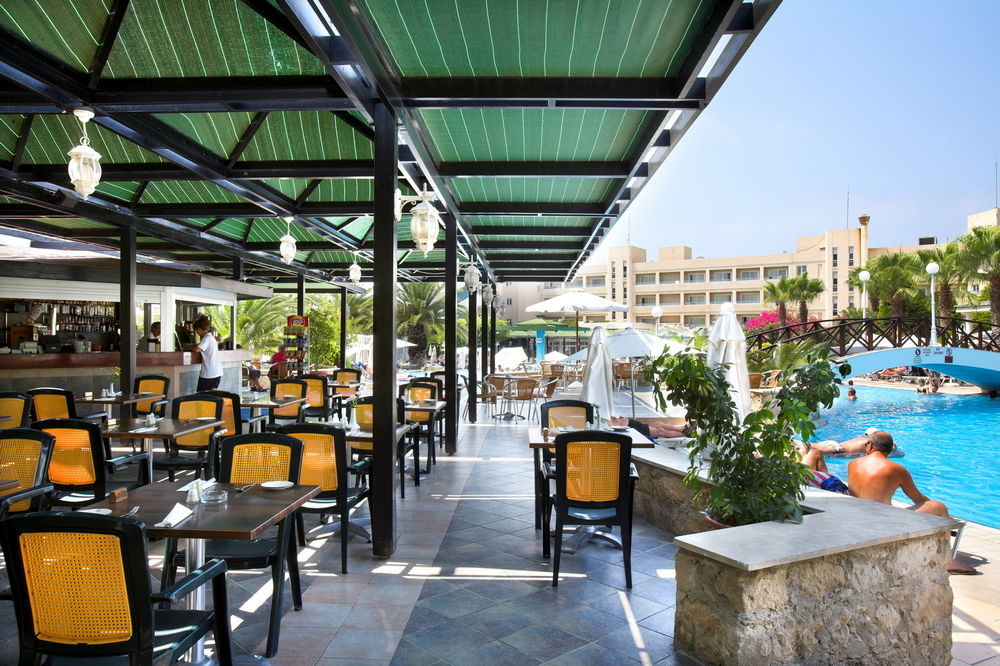 Aloe Hotel Пафос Екстер'єр фото
