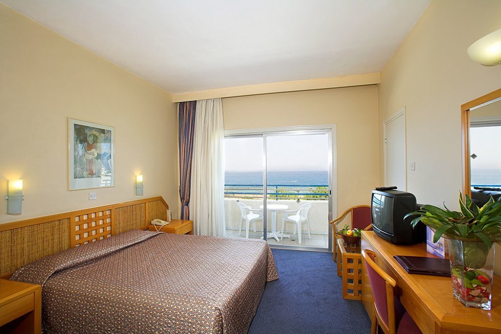 Aloe Hotel Пафос Екстер'єр фото