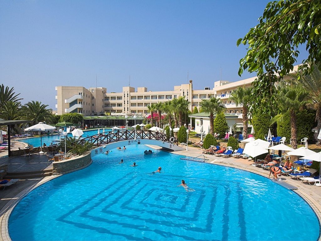 Aloe Hotel Пафос Екстер'єр фото