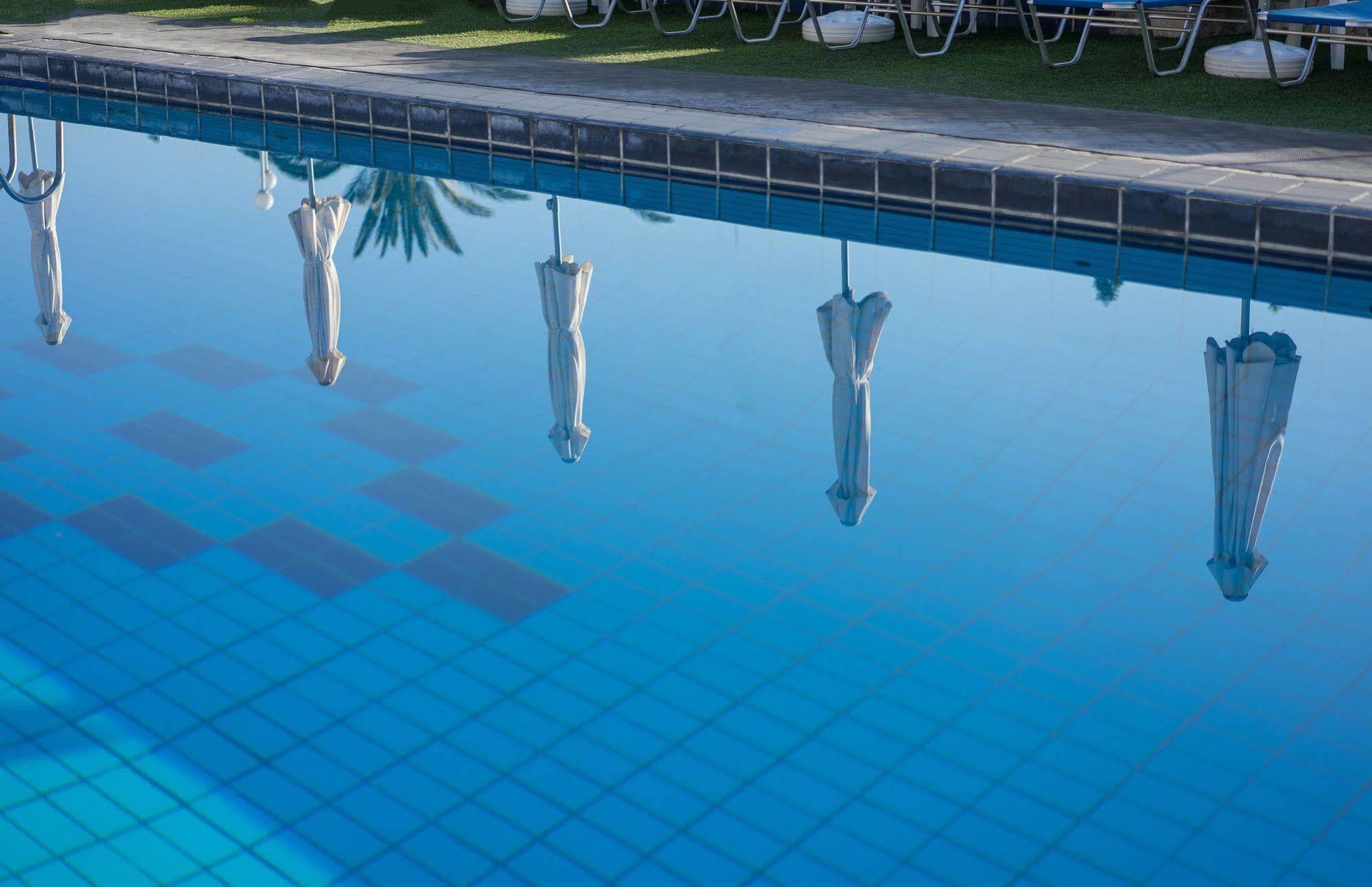 Aloe Hotel Пафос Екстер'єр фото